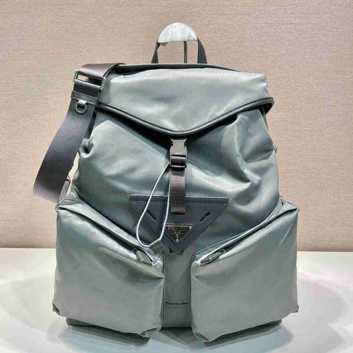 プラダ スタイル ランウェイ リュック 2VZ108 サイズ：38×45×18cm