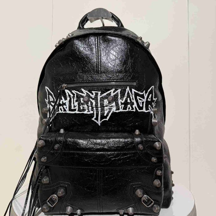 バレンシアガ スタイル le cagole リュック ラムスキン スタッズ サイズ：35×46×18cm