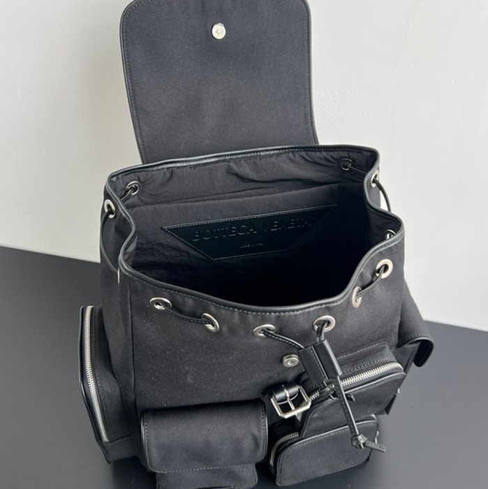 BOTTEGA VENETA スタイル クロスロード 多ポケット リュック ナイロン サイズ:31×42×14cm