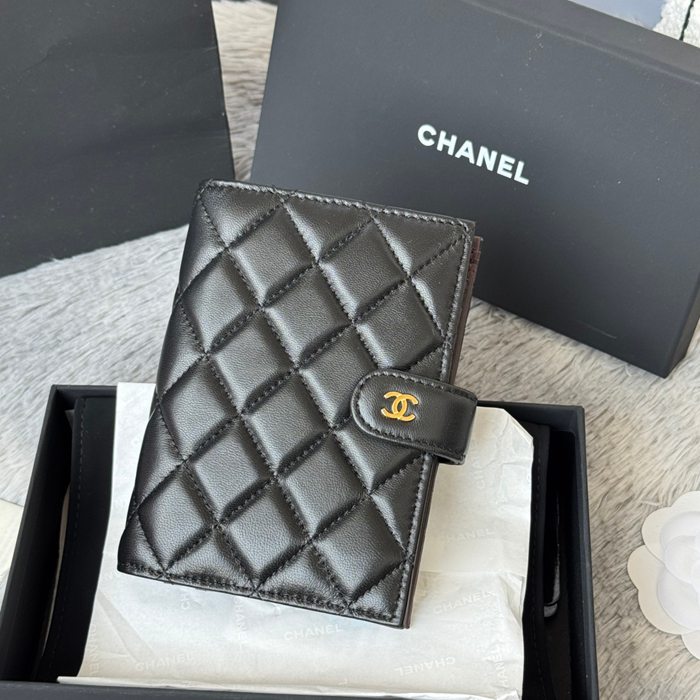 CHANEL AP3196 パスポート&ウォレット 二合一 ラム革 サイズ:15x10cm