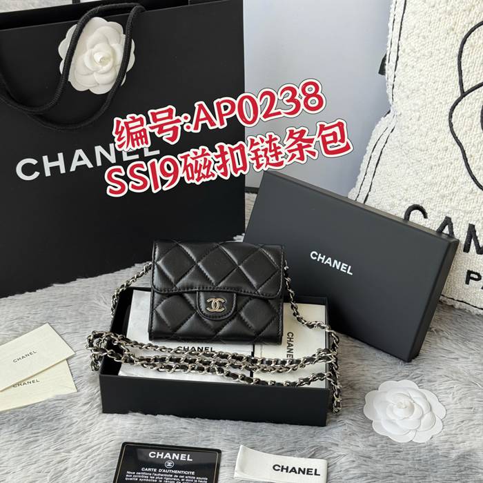 CHANEL 0238 SS19 チェーン付きカードケース ラム革 サイズ:12.5x8.5x2.5cm