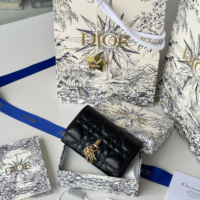 DIOR S0966ONMJ マイディオール グリシン 財布 ラム革 サイズ:11x7.5x2.5cm