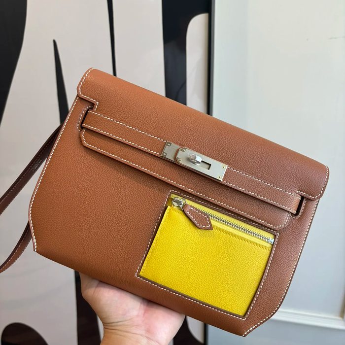 HERMES ケリー デペッシュ 25 クラッチバッグ エバーカラー革 ショルダーストラップ付き サイズ: HERMES ケリー デペッシュ 25 クラッチバッグ エバーカラー革 ショルダーストラップ付き サイズ: