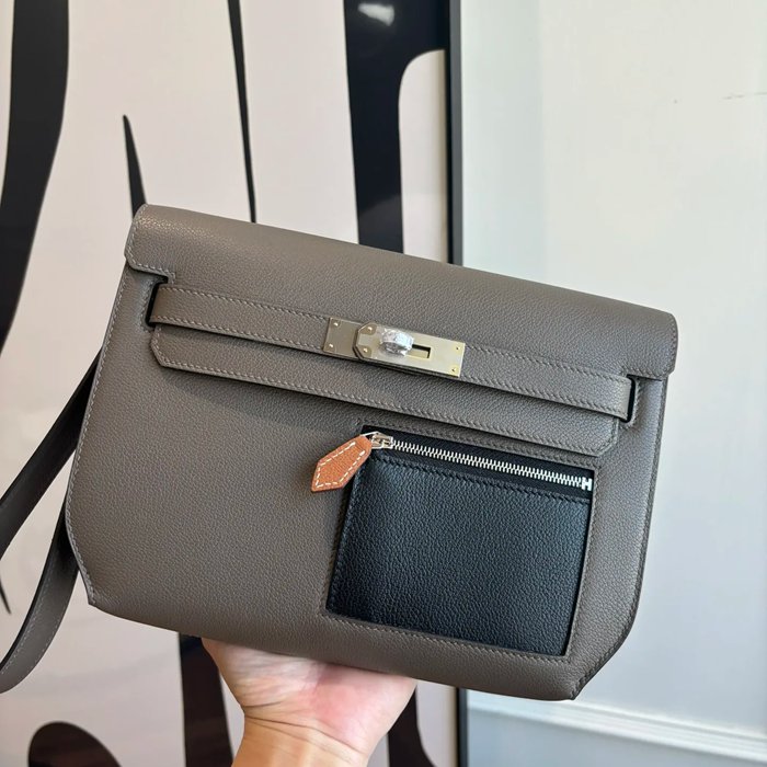 HERMES ケリー デペッシュ 25 クラッチバッグ エバーカラー革 ショルダーストラップ付き サイズ: HERMES ケリー デペッシュ 25 クラッチバッグ エバーカラー革 ショルダーストラップ付き サイズ: