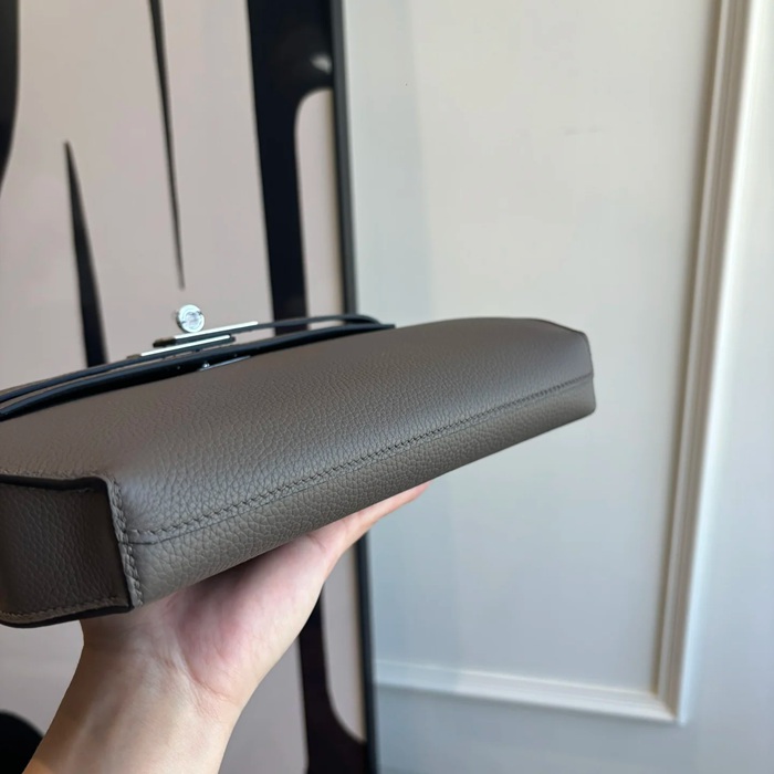 HERMES ケリー デペッシュ 25 クラッチバッグ トゴ革 ショルダーストラップ付き サイズ: