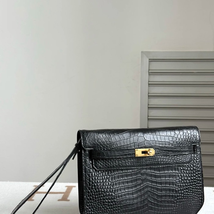 HERMES ケリー デペッシュ 25cm クラッチバッグ マットワニ腹皮 ブラック ゴールド金具 サイズ:
