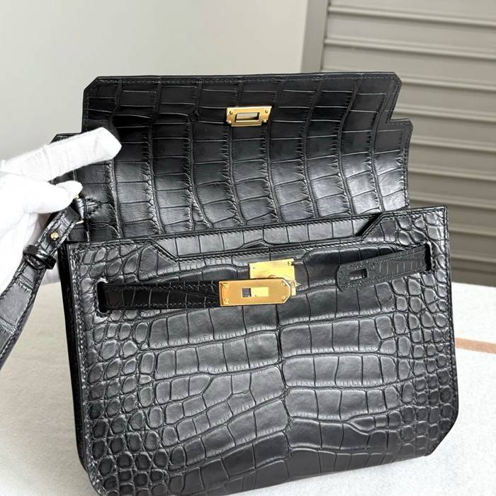 HERMES ケリー デペッシュ 25cm クラッチバッグ マットワニ腹皮 ブラック サイズ: