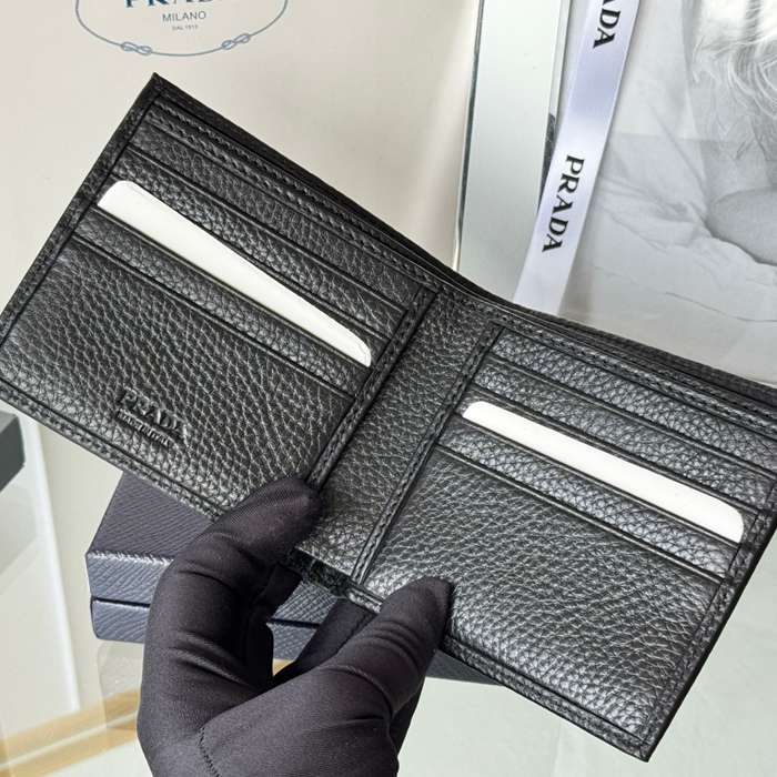 PRADA 2M0513 メンズ短財布 荔枝紋牛皮 サイズ:11x9.5cm