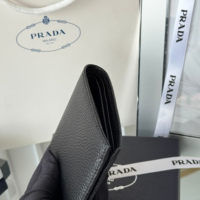 PRADA 2M0513 メンズ短財布 荔枝紋牛皮 サイズ:11x9.5cm