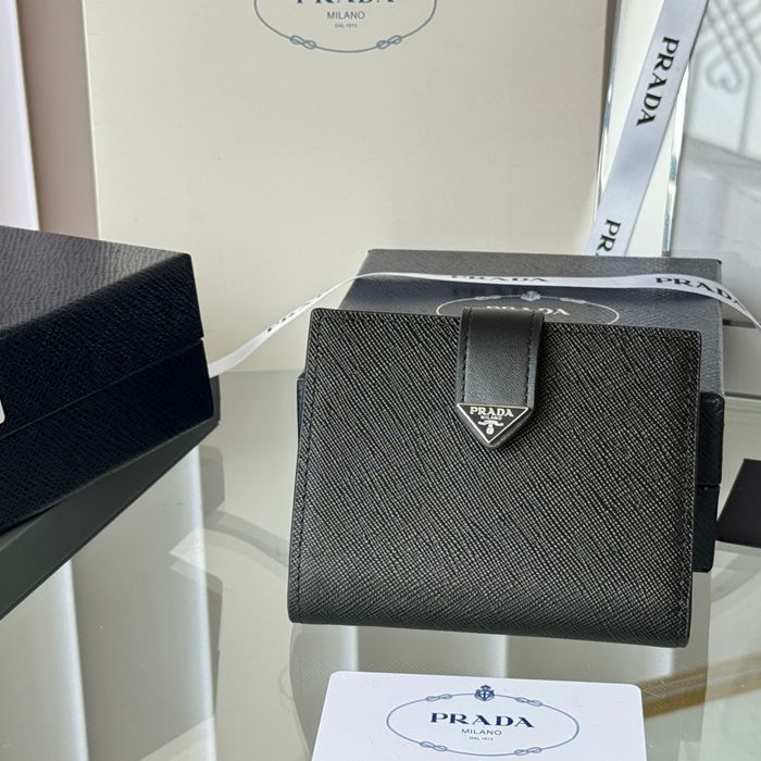 PRADA 1MV204 新作長財布 サフィアーノ皮革 サイズ:11.2x8.5cm PRADA 1MV204 新作長財布 サフィアーノ皮革 サイズ:11.2x8.5cm