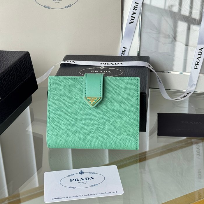 PRADA 1MV204 新作長財布 サフィアーノ皮革 サイズ:11.2x8.5cm PRADA 1MV204 新作長財布 サフィアーノ皮革 サイズ:11.2x8.5cm