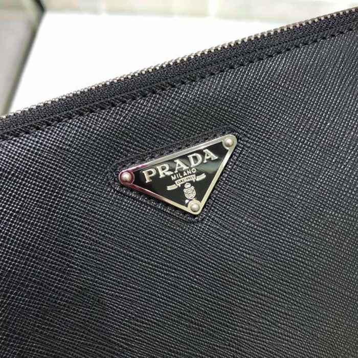 PRADA 2NE007 メンズクラッチバッグ サフィアーノ十字紋 サイズ:24x16.5x6.5cm