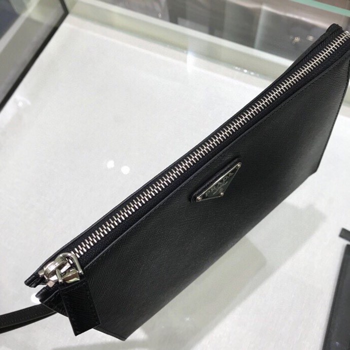 PRADA 2NE007 メンズクラッチバッグ サフィアーノ十字紋 サイズ:24x16.5x6.5cm