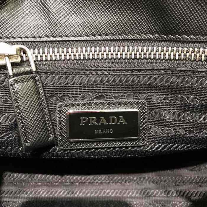 PRADA 2NE007 メンズクラッチバッグ サフィアーノ十字紋 サイズ:24x16.5x6.5cm