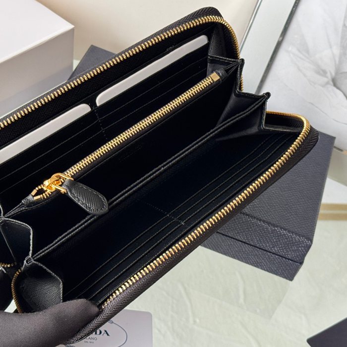 PRADA 1ML506 クラシックジッピー長財布 サフィアーノ十字紋 サイズ:19x12cm