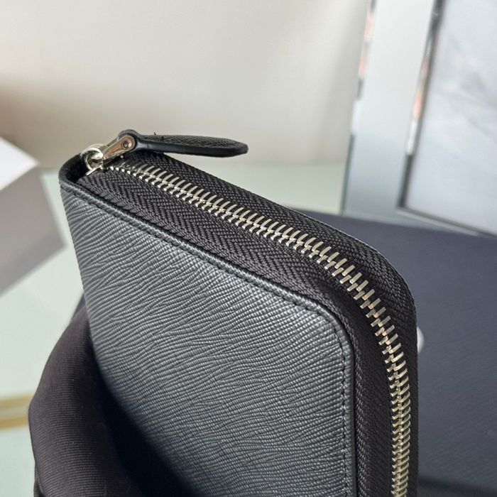PRADA 1ML506 クラシックジッピー長財布 サフィアーノ十字紋 サイズ:19x12cm