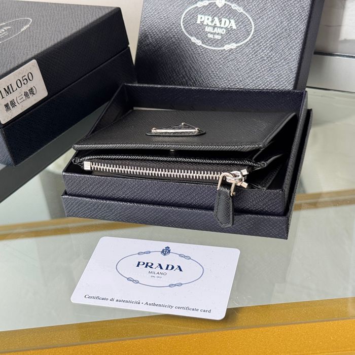 PRADA 1ML050 短財布 サフィアーノ十字紋 牛皮 サイズ:10x9cm