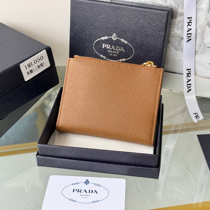 PRADA 1ML050 短財布 サフィアーノ十字紋 牛皮 サイズ:10x9cm
