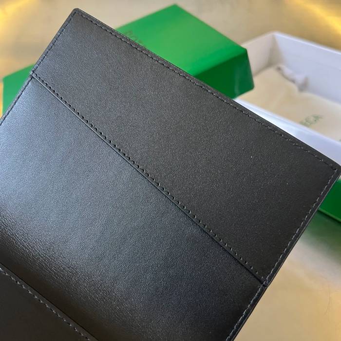 BOTTEGA VENETA BV 777046 カセット パスポートケース 編み羊皮 13.6x10.5cm サイズ:13.6x10.5cm