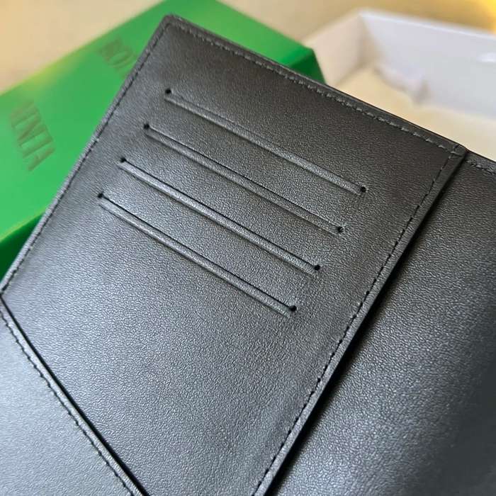 BOTTEGA VENETA BV 777046 カセット パスポートケース 編み羊皮 13.6x10.5cm サイズ:13.6x10.5cm