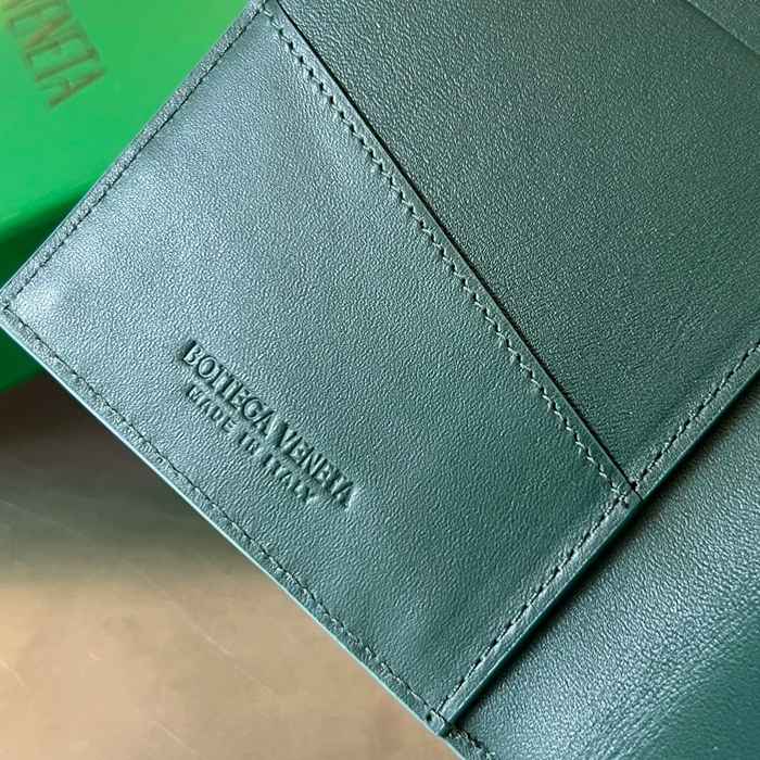 BOTTEGA VENETA BV 777046 カセット パスポートケース 編み羊皮 13.6x10.5cm サイズ:13.6x10.5cm