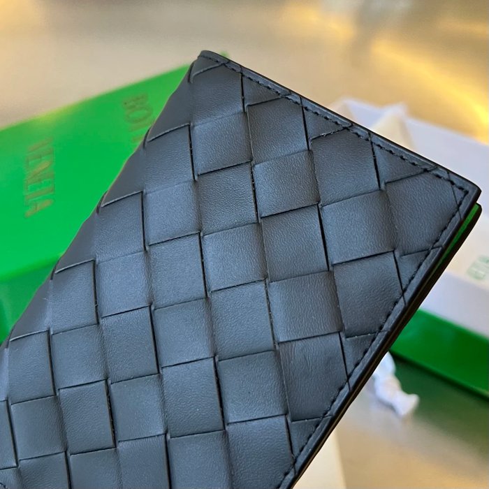 BOTTEGA VENETA BV 607482 新作パスポートケース 編み牛皮 13.3x9.5cm サイズ:13.3x9.5cm