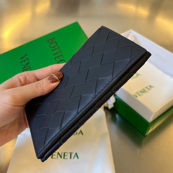 BOTTEGA VENETA BV 629679 新作パッチワークパスポートケース 編み牛皮 13.3x9.5cm サイズ:13.3x9.5cm