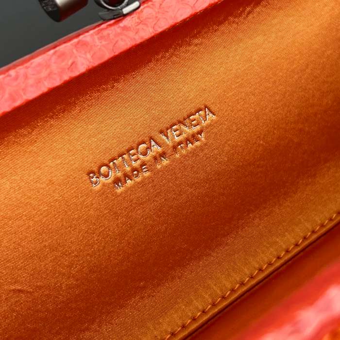 BOTTEGA VENETA BV 8651 ノット イブニングバッグ シルク編み蛇皮トリム 16x10cm サイズ:16x10cm