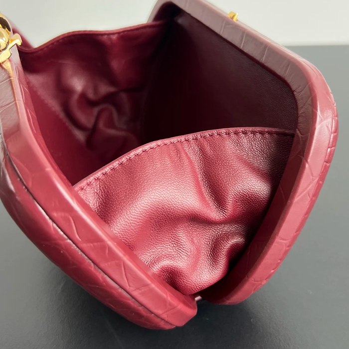 BOTTEGA VENETA BV 737025 ノット イブニングバッグ ワニ革 19x11.5cm サイズ:19x11.5cm