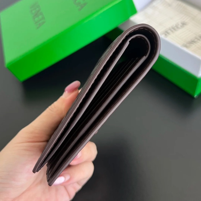 BOTTEGA VENETA BV 796966 ピッコロ 二つ折り財布 細編み小牛皮 9.5x11x0.5cm サイズ:9.5x11x0.5cm