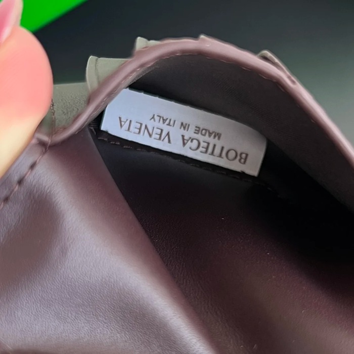 BOTTEGA VENETA BV 796966 ピッコロ 二つ折り財布 細編み小牛皮 9.5x11x0.5cm サイズ:9.5x11x0.5cm