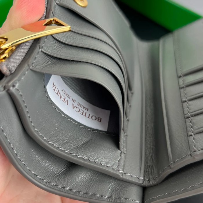 BOTTEGA VENETA BV 806078 ソリスティス 二つ折り財布 14.5x11cm サイズ:14.5x11cm