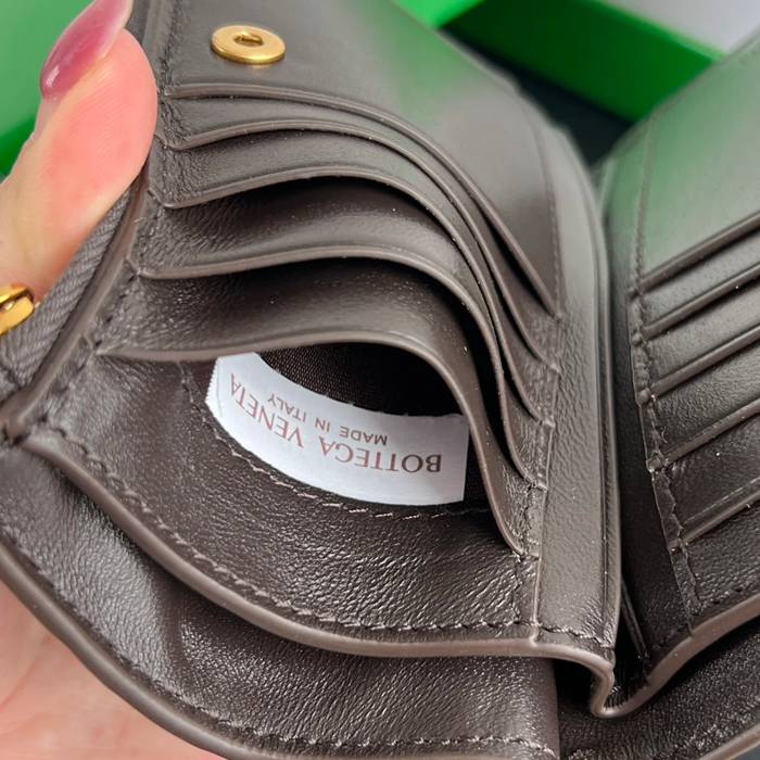 BOTTEGA VENETA BV 806078 ソリスティス 二つ折り財布 14.5x11cm サイズ:14.5x11cm
