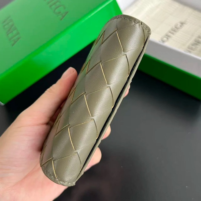BOTTEGA VENETA BV 667141 新作名刺ケース 編み羊皮 11x7.5x2.5cm サイズ:11x7.5x2.5cm