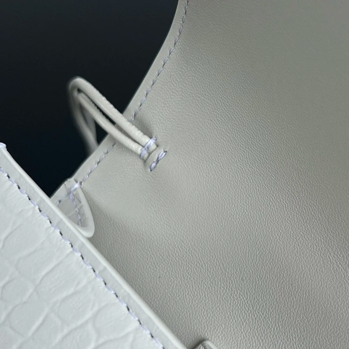 BOTTEGA VENETA BV 741511 クラッチバッグ 編み羊革 31x13cm サイズ:31x13cm