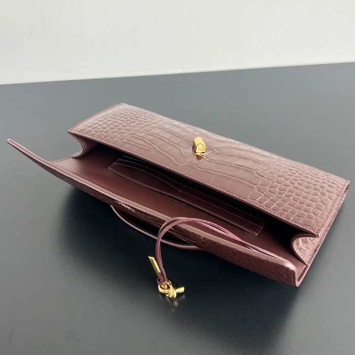 BOTTEGA VENETA BV 741511 クラッチバッグ ワニ紋羊革 31x13cm サイズ:31x13cm