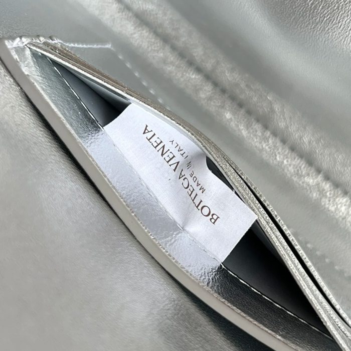 BOTTEGA VENETA BV 741511 クラッチバッグ ワニ紋羊革 31x13cm サイズ:31x13cm