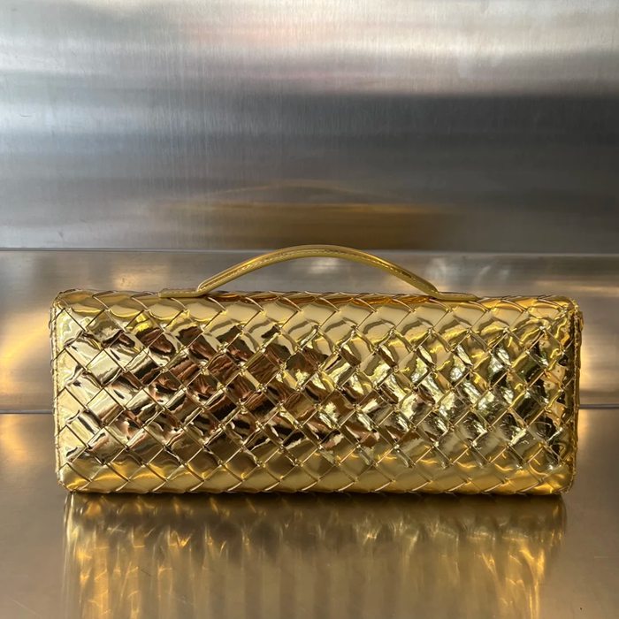 BOTTEGA VENETA BV 741511 クラッチバッグ 編み羊革 31x13cm サイズ:31x13cm