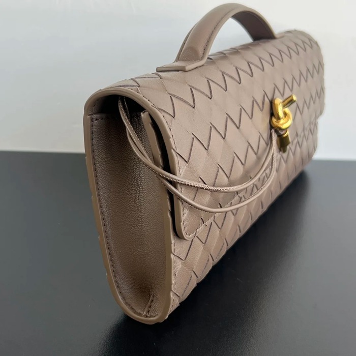 BOTTEGA VENETA BV 741511 クラッチバッグ 編み羊革 31x13cm サイズ:31x13cm