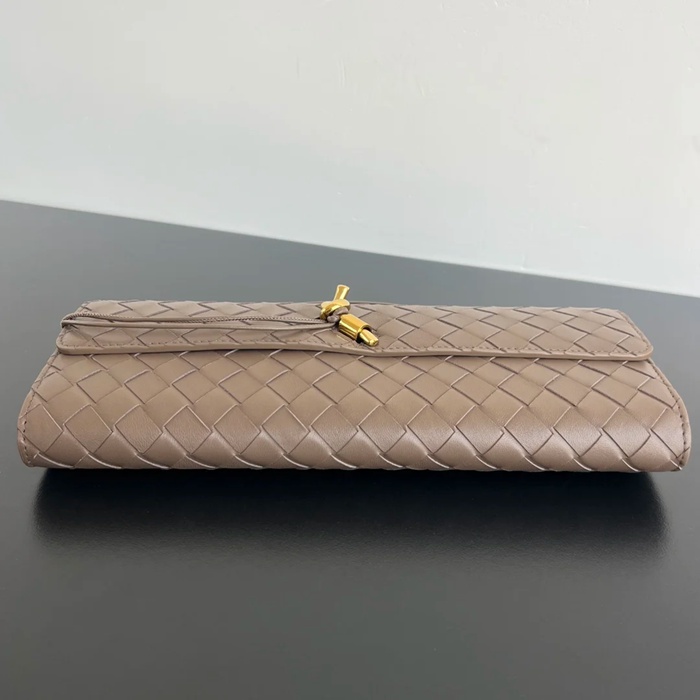 BOTTEGA VENETA BV 741511 クラッチバッグ 編み羊革 31x13cm サイズ:31x13cm