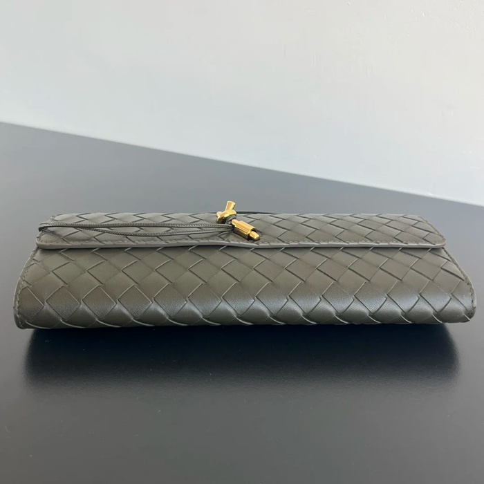 BOTTEGA VENETA BV 741511 クラッチバッグ 編み羊革 31x13cm サイズ:31x13cm