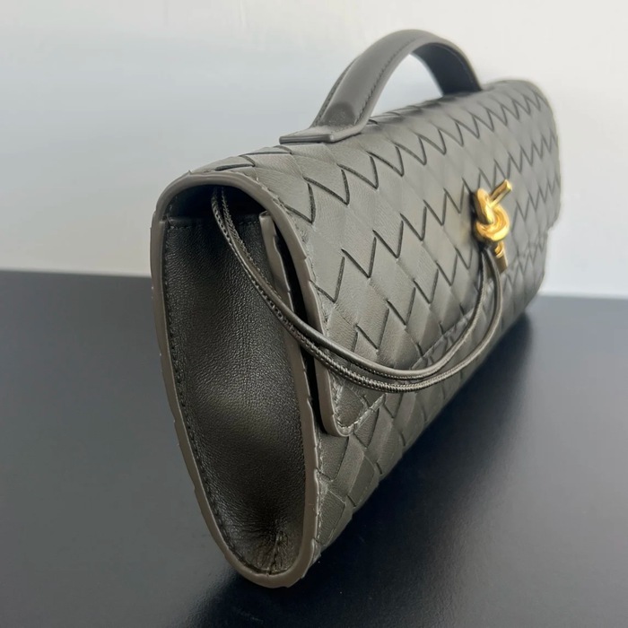 BOTTEGA VENETA BV 741511 クラッチバッグ 編み羊革 31x13cm サイズ:31x13cm