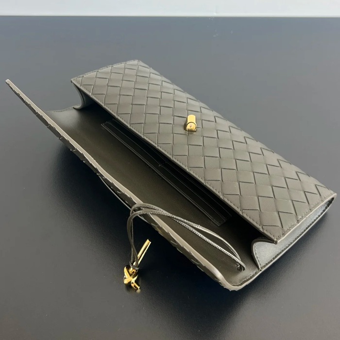 BOTTEGA VENETA BV 741511 クラッチバッグ 編み羊革 31x13cm サイズ:31x13cm