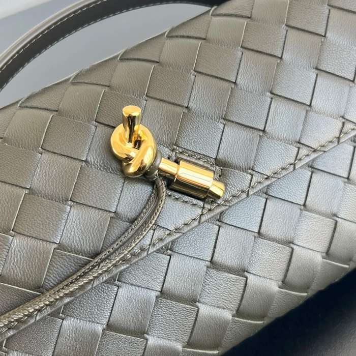 BOTTEGA VENETA BV 741511 クラッチバッグ 編み羊革 31x13cm サイズ:31x13cm