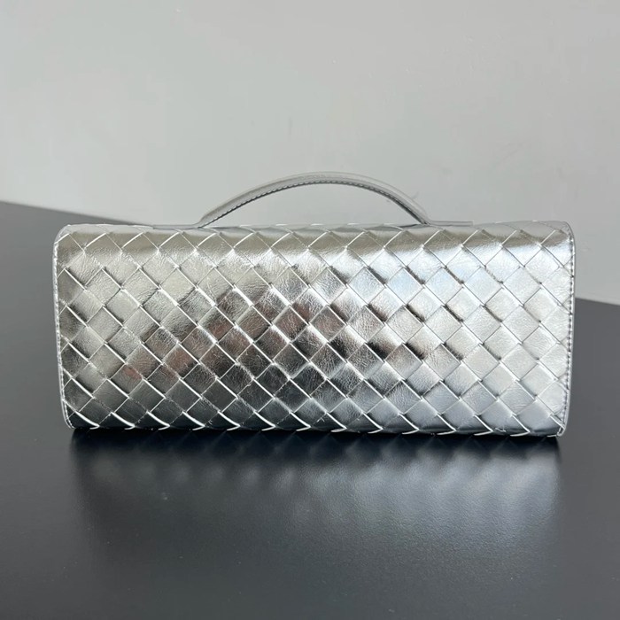 BOTTEGA VENETA BV 741511 クラッチバッグ 編み羊革 31x13cm サイズ:31x13cm