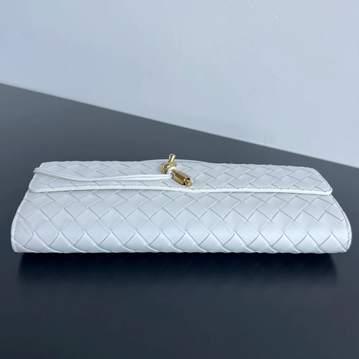 BOTTEGA VENETA BV 741511 クラッチバッグ 編み羊革 31x13cm サイズ:31x13cm