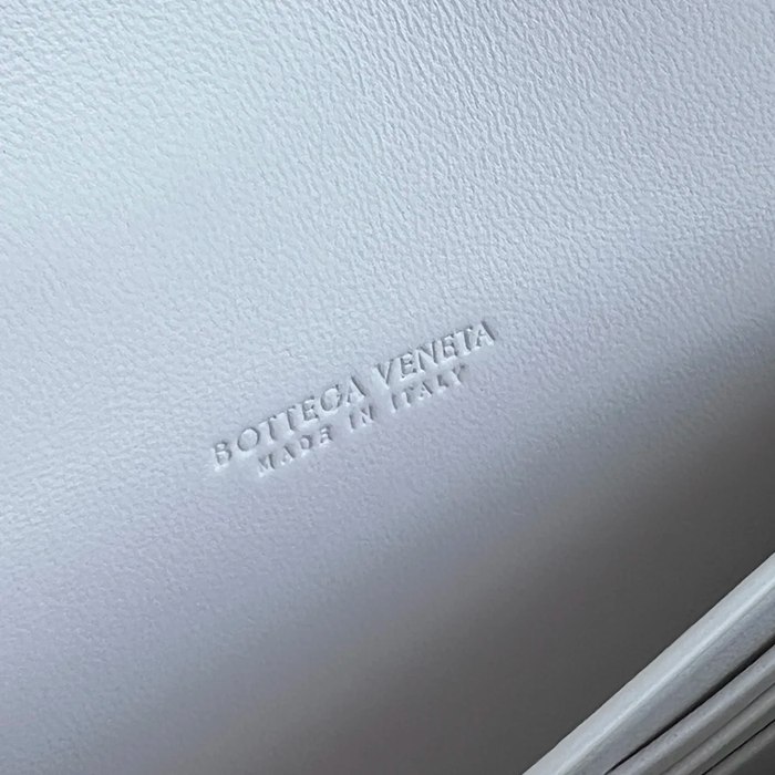 BOTTEGA VENETA BV 741511 クラッチバッグ 編み羊革 31x13cm サイズ:31x13cm