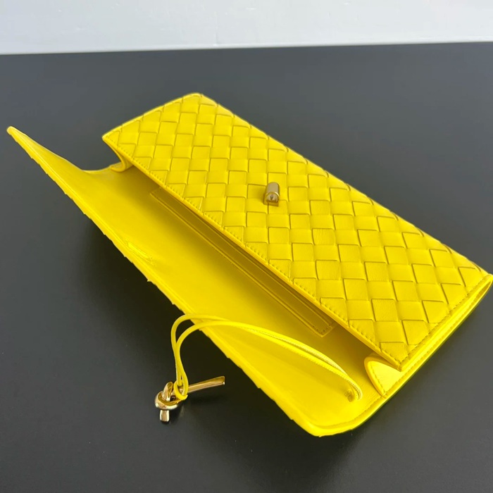 BOTTEGA VENETA BV 741511 クラッチバッグ 編み羊革 31x13cm サイズ:31x13cm