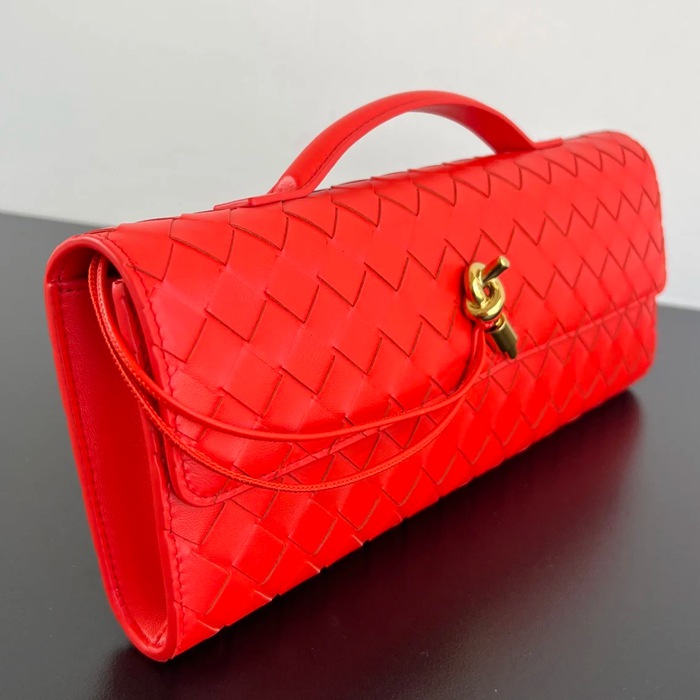 BOTTEGA VENETA BV 741511 クラッチバッグ 編み羊革 31x13cm サイズ:31x13cm