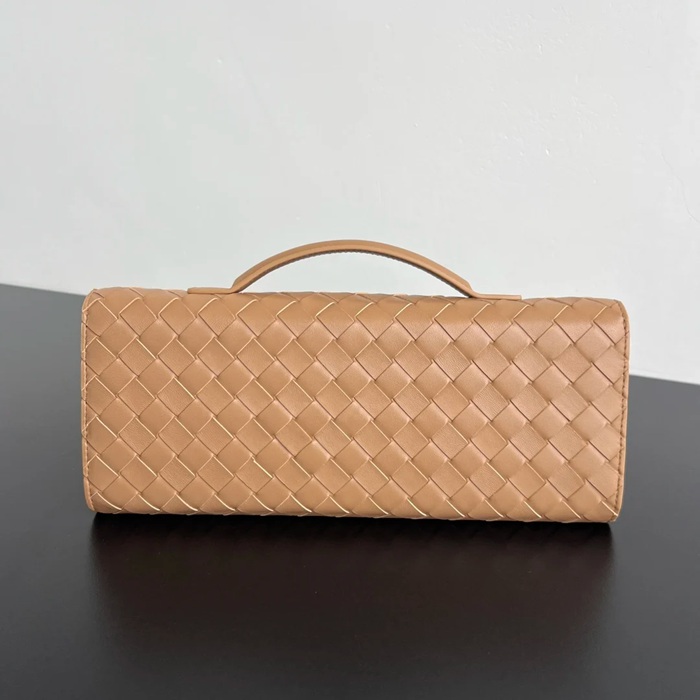 BOTTEGA VENETA BV 741511 クラッチバッグ 編み羊革 31x13cm サイズ:31x13cm